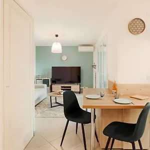 Raphael, T2, Piscine, Proche Centre Appartement